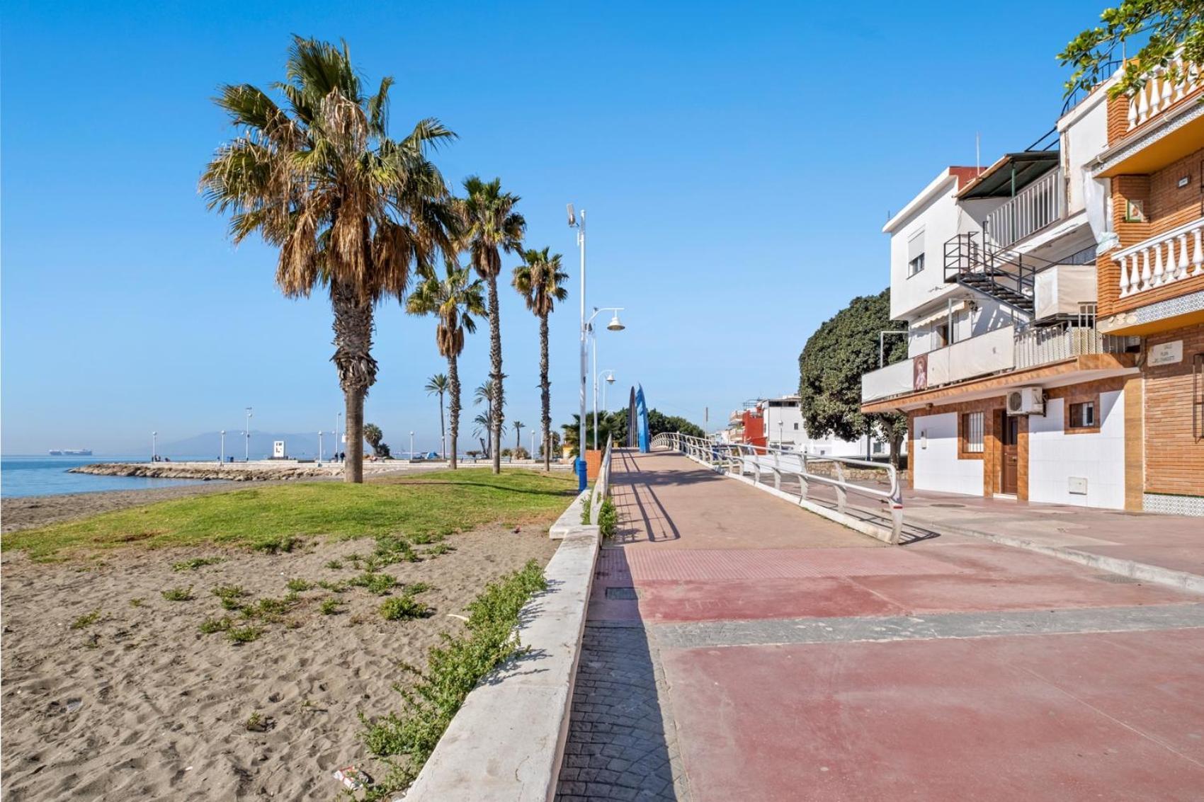 Apartamento Frente A La Playa Málaga Exterior foto